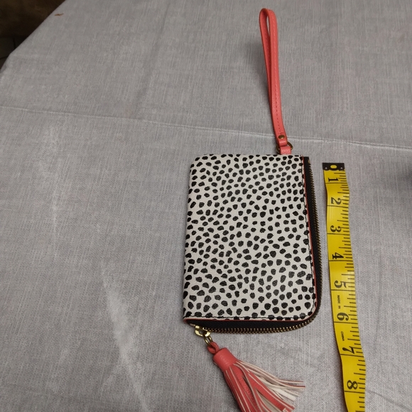 Fossil leather wristlet.Used Condition - Picture 3 of 4